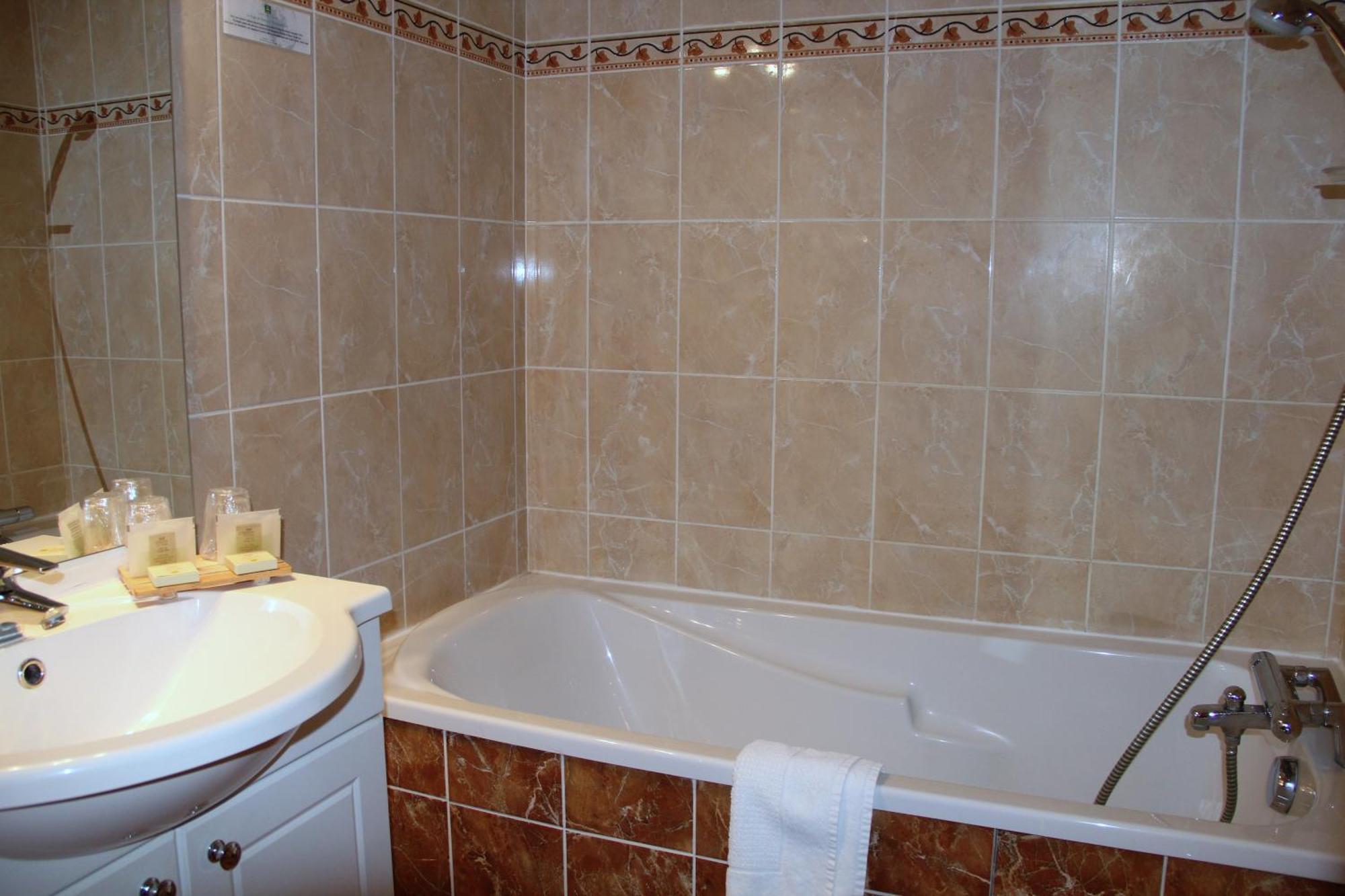 Logis Des Trois Maures Hotell Couches Eksteriør bilde