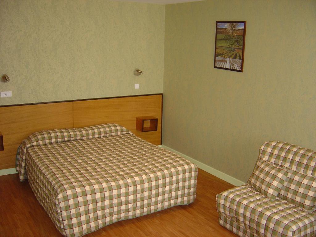 Logis Des Trois Maures Hotell Couches Eksteriør bilde