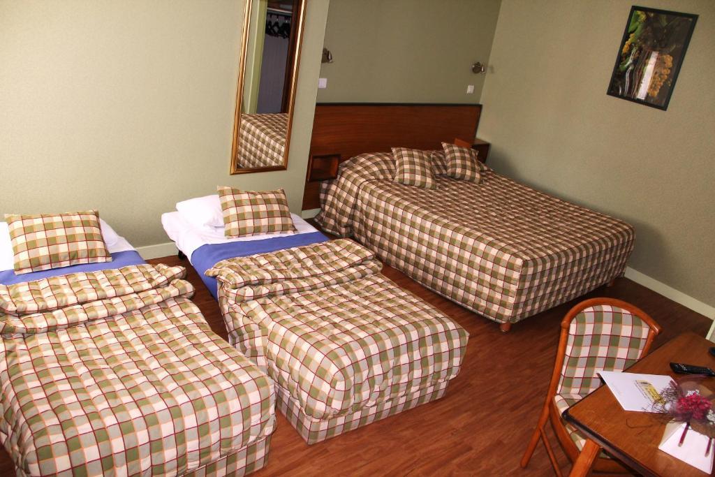 Logis Des Trois Maures Hotell Couches Rom bilde