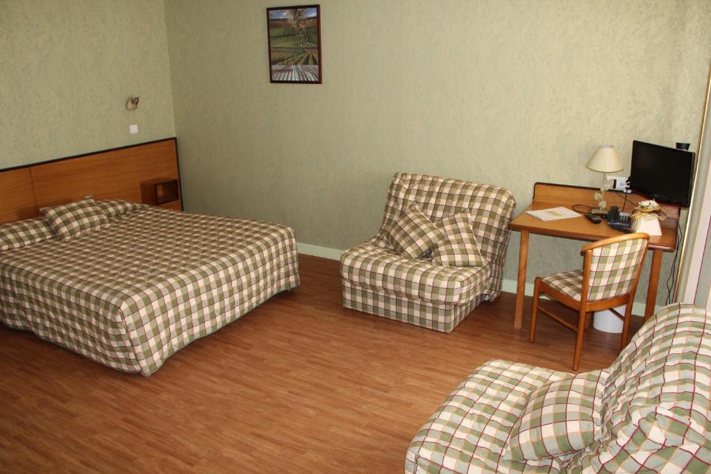 Logis Des Trois Maures Hotell Couches Rom bilde
