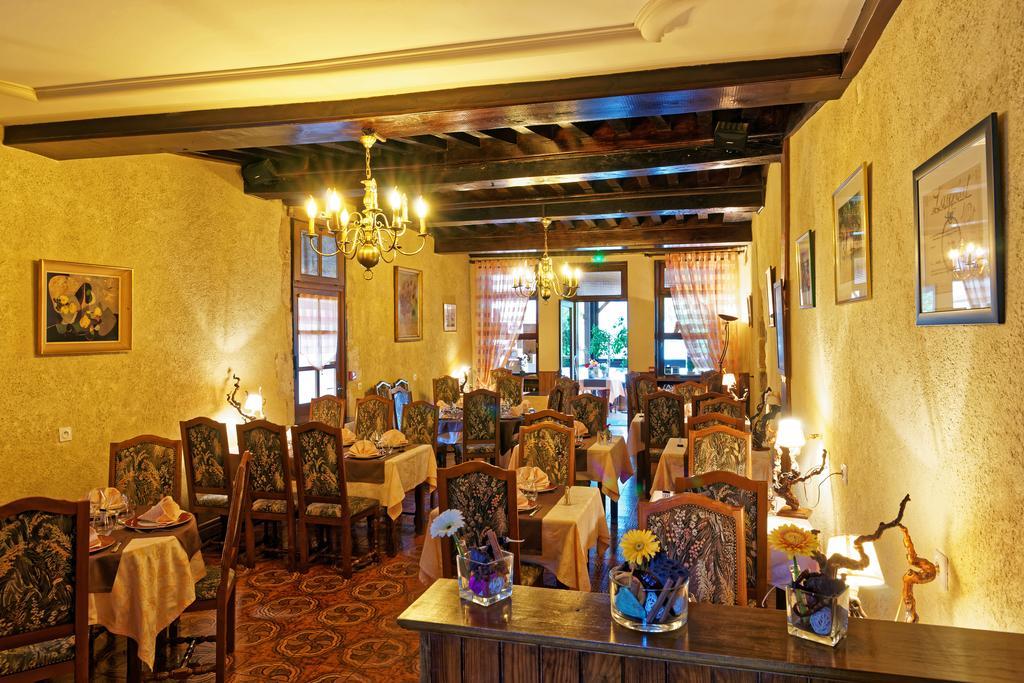 Logis Des Trois Maures Hotell Couches Eksteriør bilde